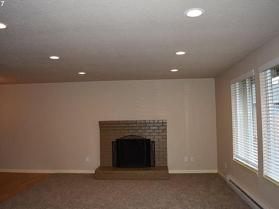 3rd image of 3903 E 18th St APT 18