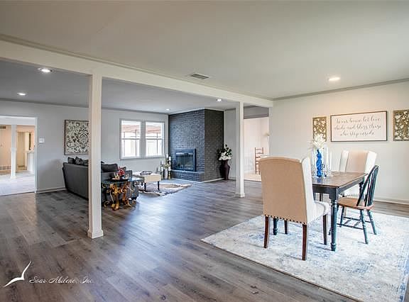 4th image of 2200 Crescent Dr