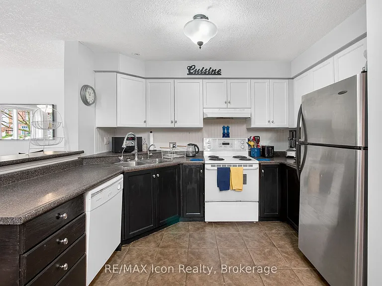 537 Beaver Creek Cres — Photo 11