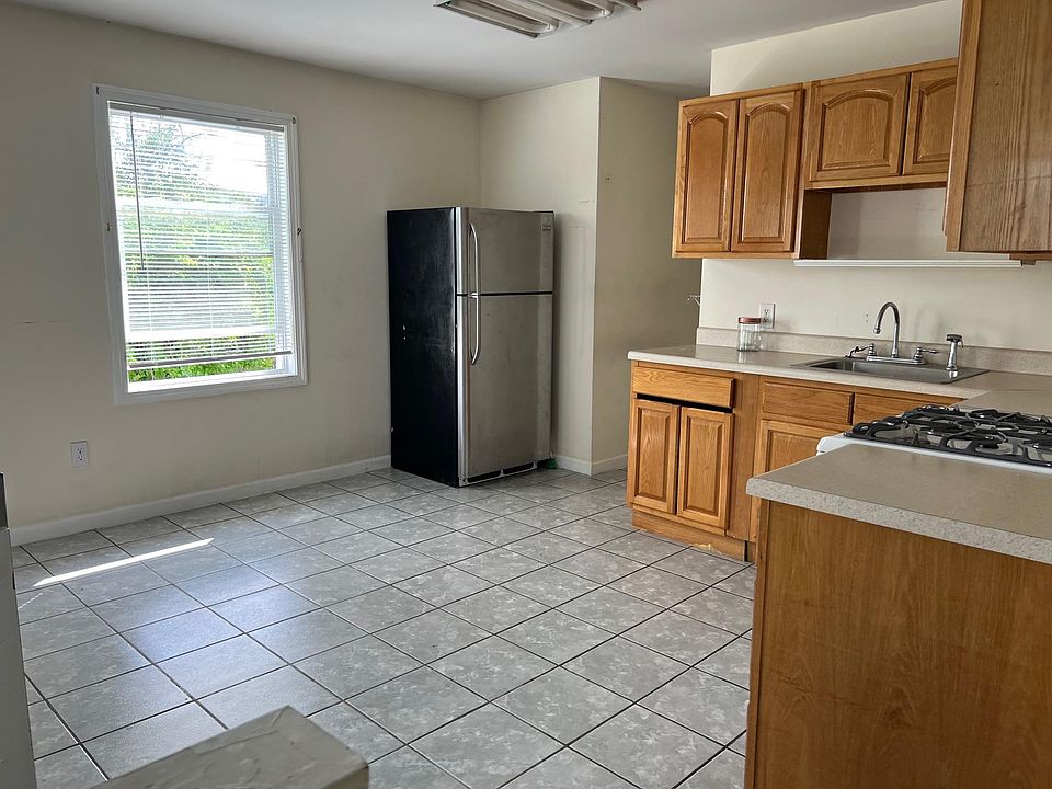 459 Charles St FRONT 2, Bridgeport, CT 06606 Zillow