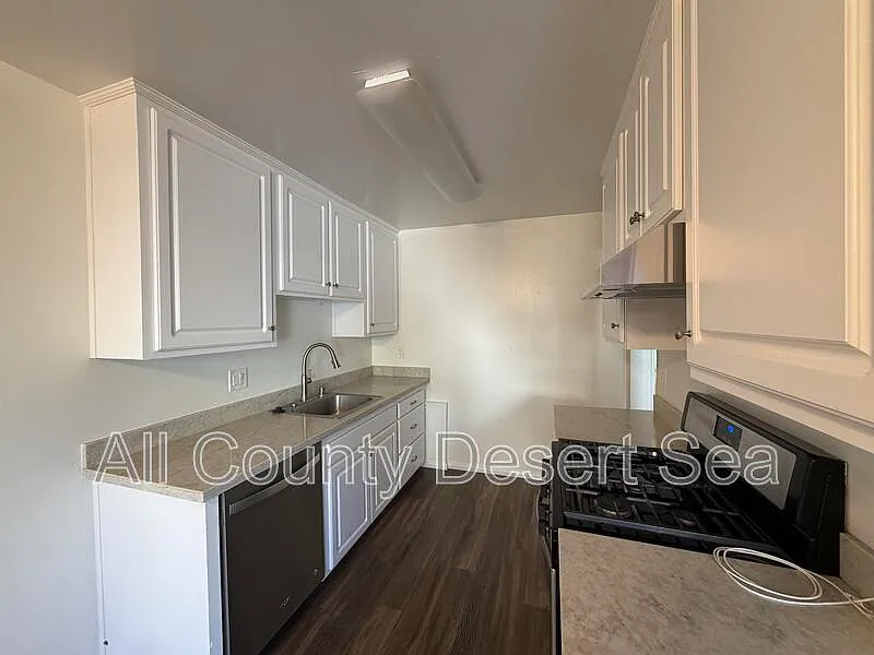 2 bed, 2.0 bath, 1010 sqft, $2,750 — Photo 4