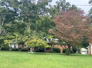 5811 Summit Ave, Browns Summit, NC 27214