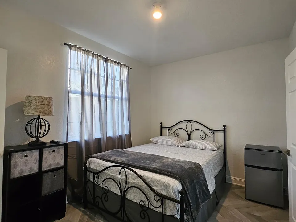 2182 SW 100th Ter