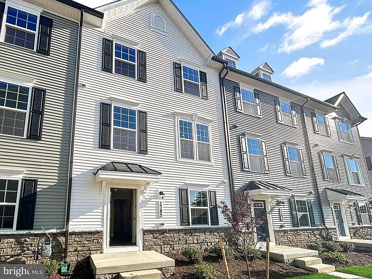 1785 Atlas Dr — Photo 1