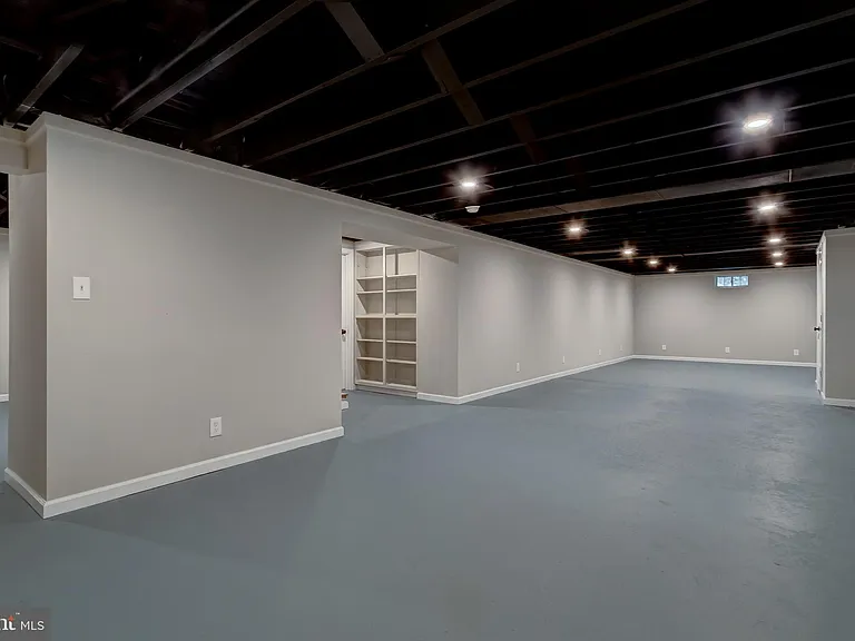 308 Lenox Rd — Photo 23