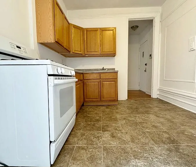 204 W 108th St #41 — Photo 4