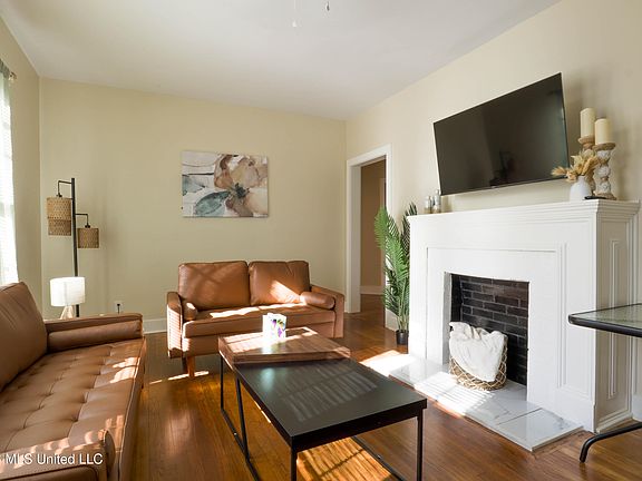 5th image of 522 Taylor St
