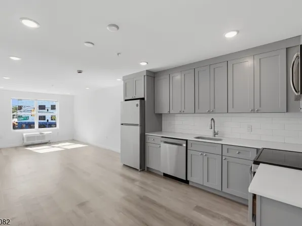 566 Springfield Ave, Newark, NJ