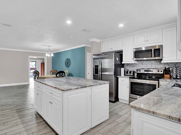 3rd image of 26644 Cayman Dr