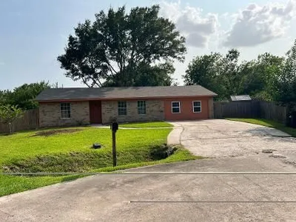 2510 Goldenrod St, Highlands, TX 77562