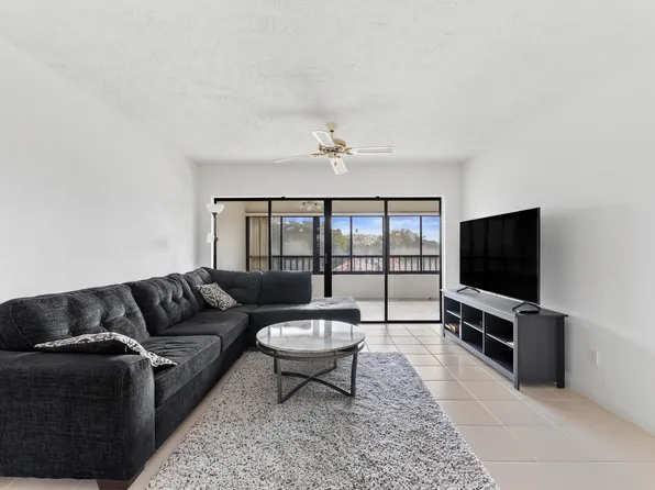 7507 La Paz Blvd APT 407, Boca Raton, FL 33433