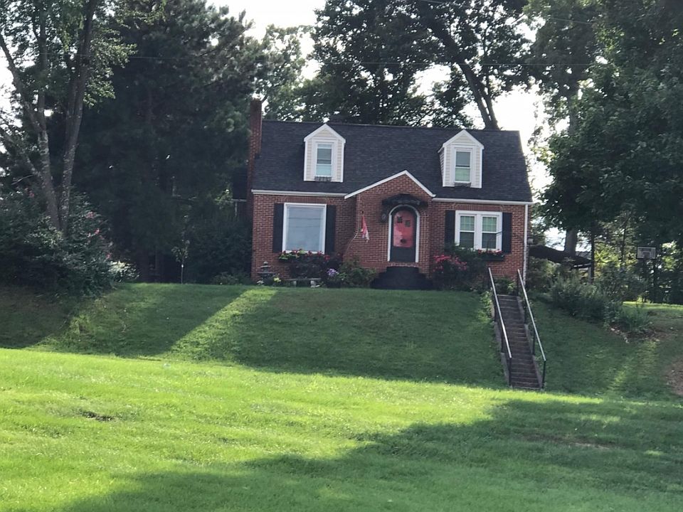 1st image of 2208 Fort Henry Dr
