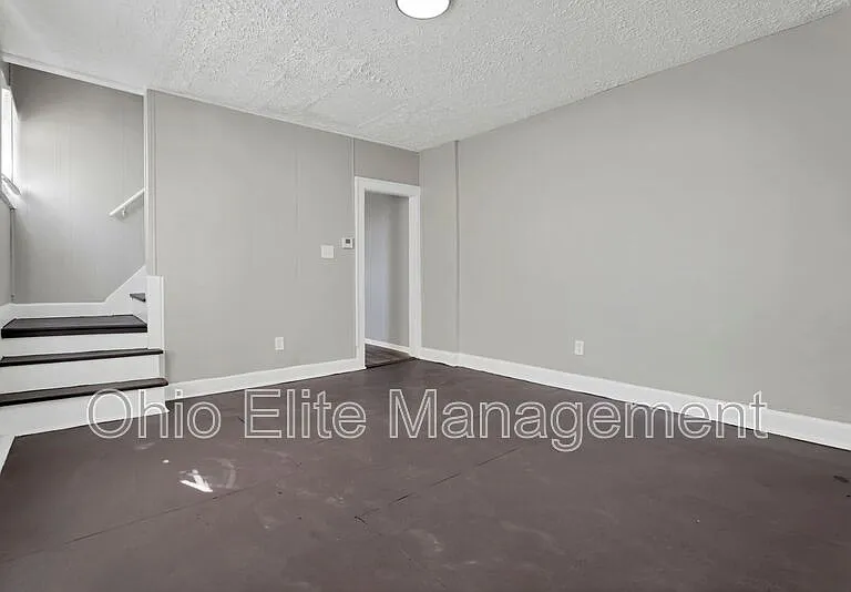 793 E Starr Ave — Photo 14