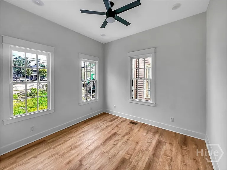 220 W Duffy St #C — Photo 14
