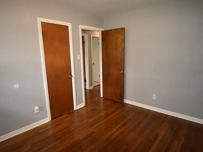 433 Anniston Dr — Photo 3