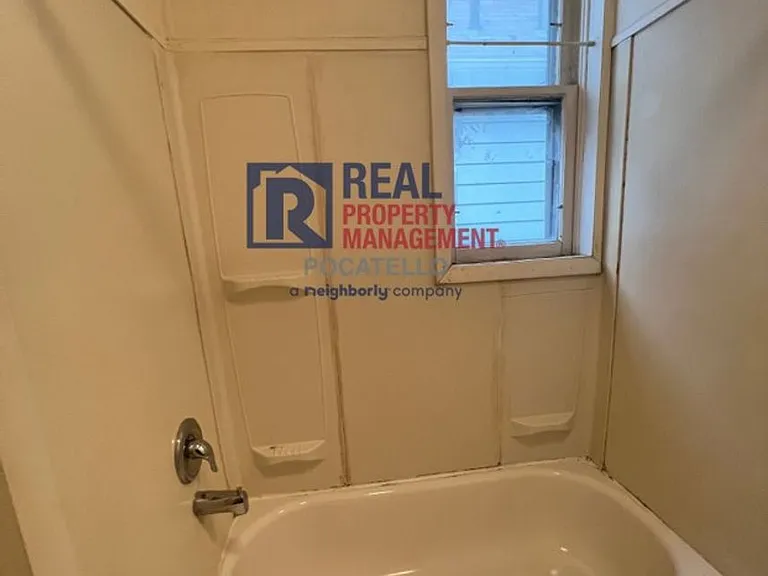 341 S Hayes Ave — Photo 13