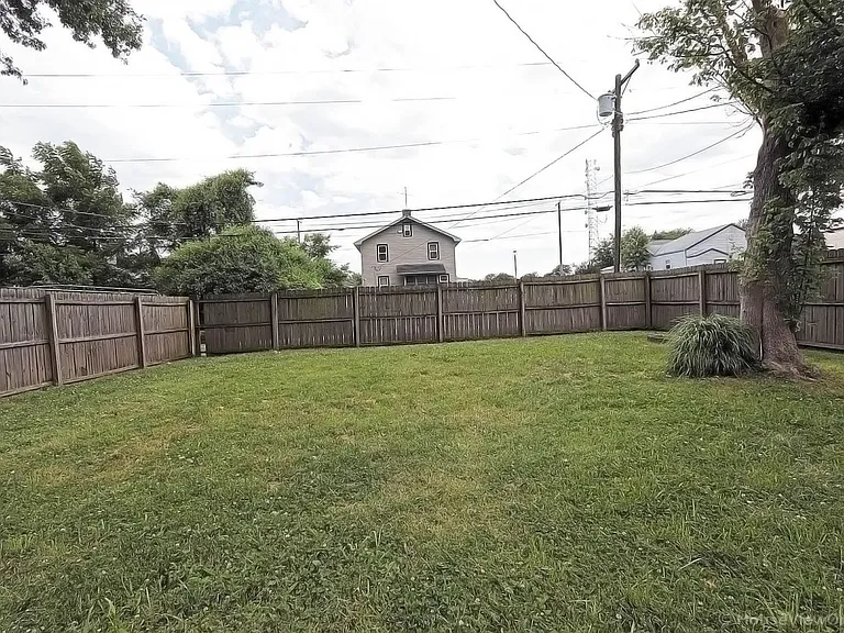 1511 Whitener St — Photo 22