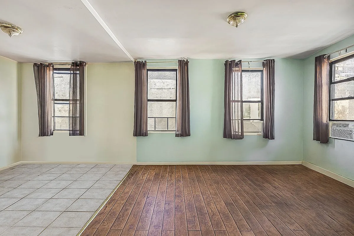 99 Graham Ave photo 1