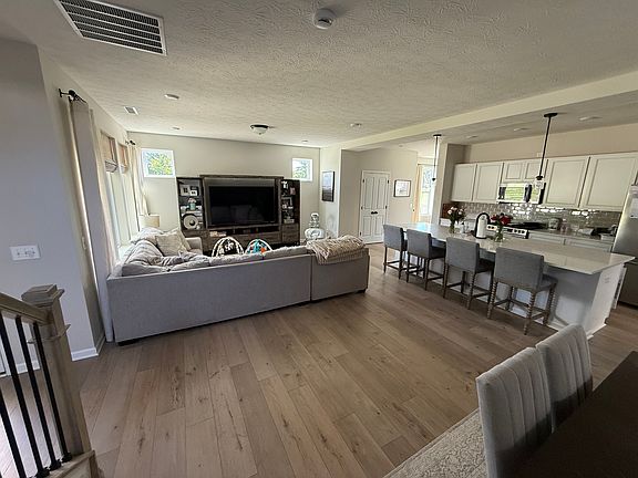 5th image of 12019 Gia Ct #1