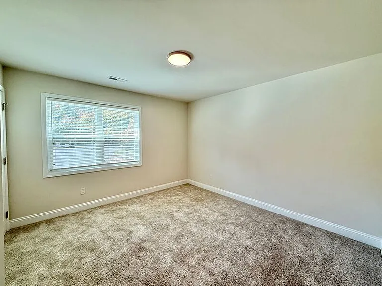 212 N Peartree Ln #C — Photo 9