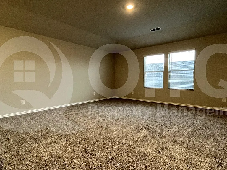 1608 Lannon Ln — Photo 11