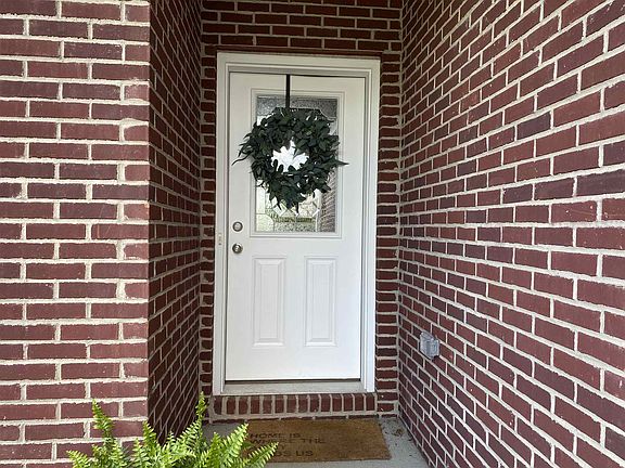 4th image of 6387 Arabian Dr