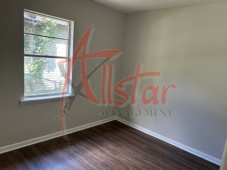 2336 Norman Ave — Photo 9