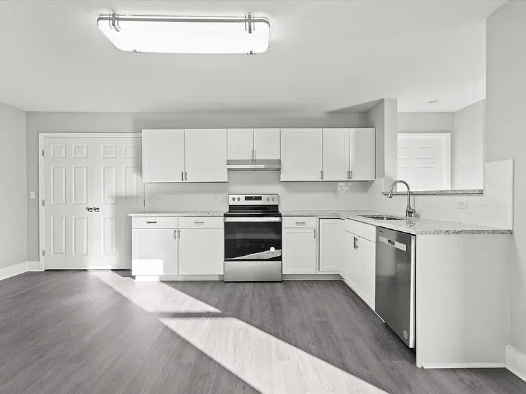 341 Mertle Dr NE — Photo 13