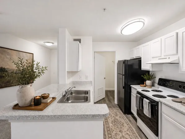 Newnan Crossing, 151 Parkway N #424, Newnan, GA 30265