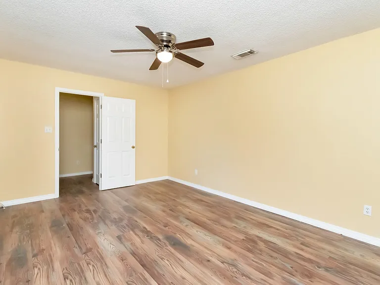 3057 Brookline Dr W — Photo 12