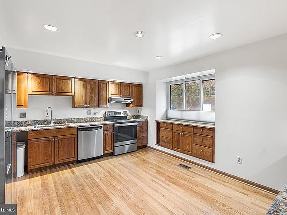4th image of 2153 Chapel Valley Ln