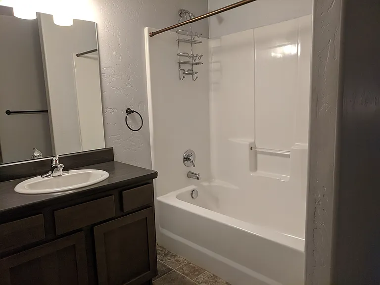 32 W Evergreen Dr — Photo 12