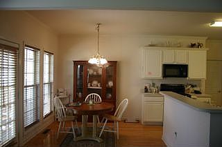 eat in kitchen