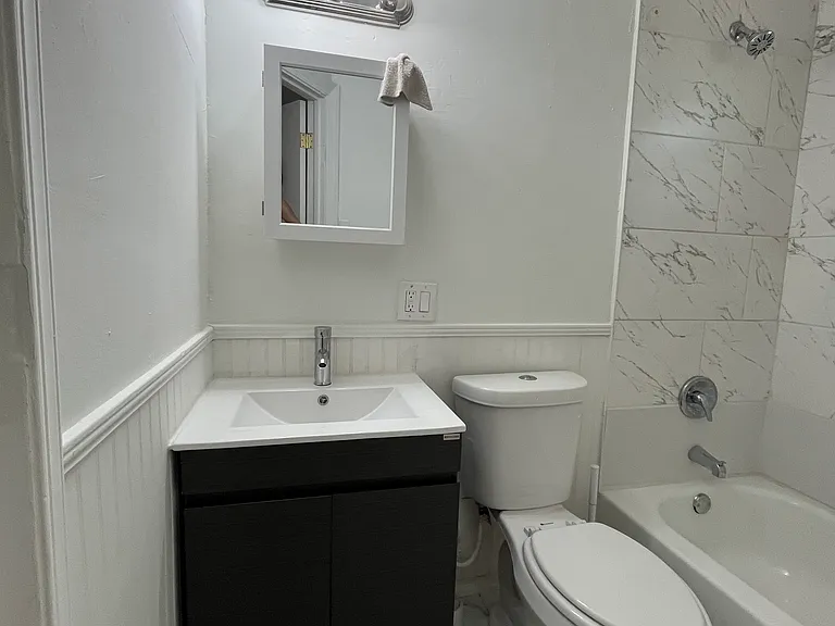 Crescent Lake Dr — Photo 22
