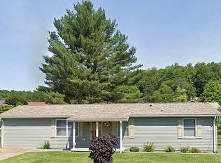 181 Hickory St, Grafton, WV 26354