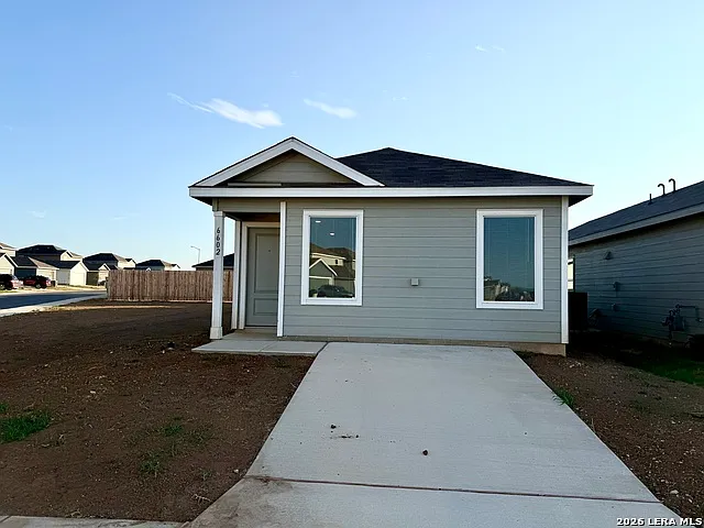 4 bed, 2.0 bath, 1375 sqft, $1,550 — Photo 3