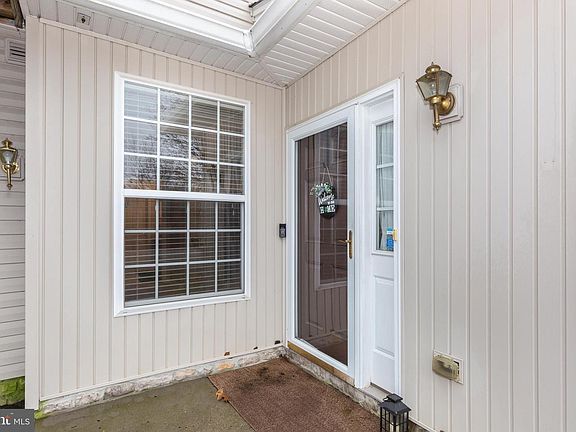 3rd image of 304 N Marshview Rd #304