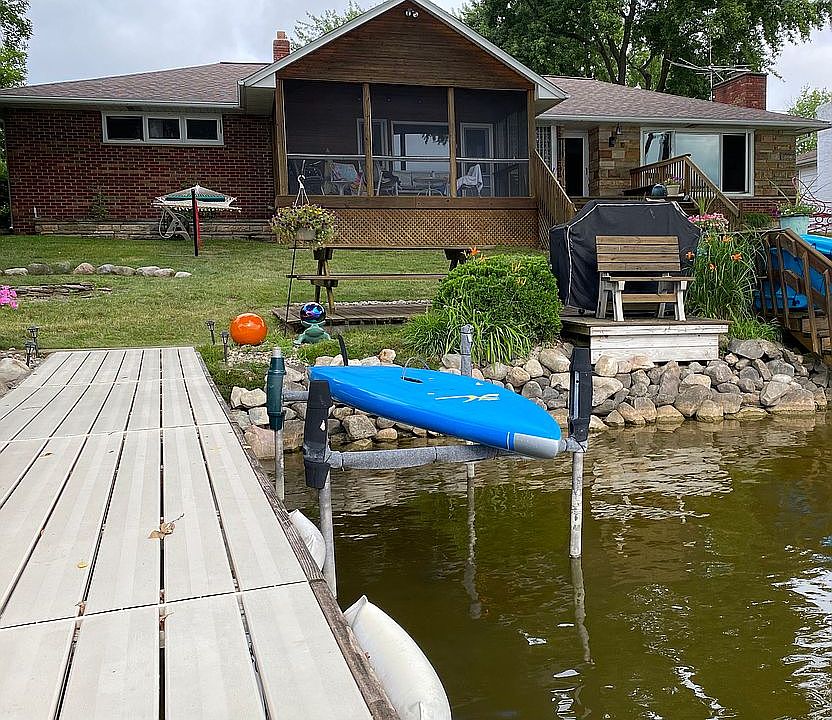 1st image of 8465 Woodland Shore Dr