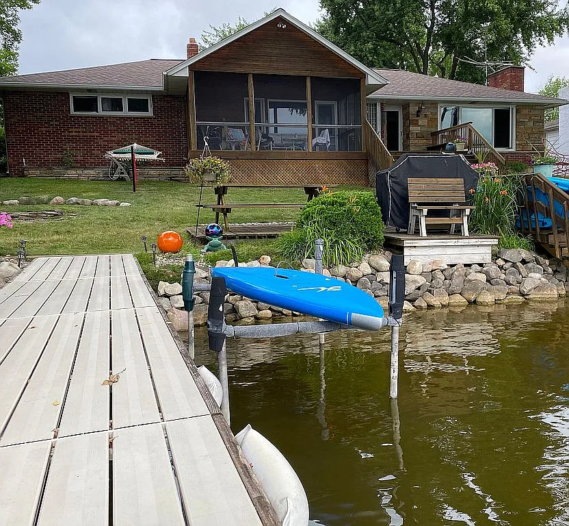 8465 Woodland Shore Dr photo 1