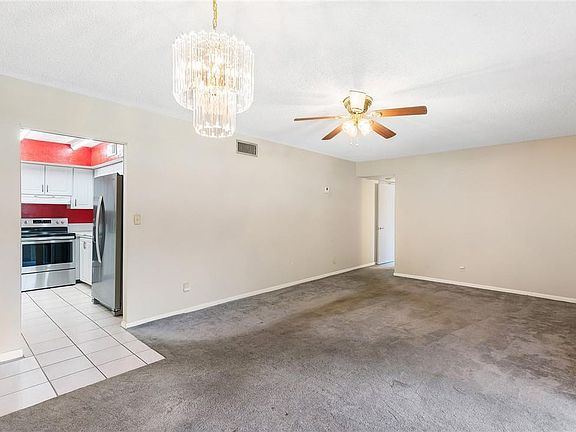5th image of 355 W Laurel Drive #3N