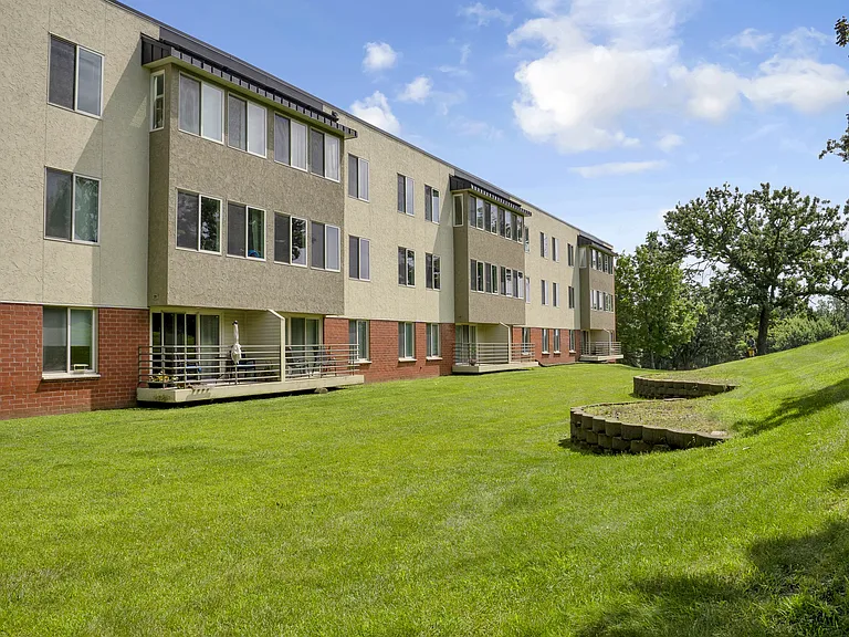Quail Ridge Apartments — Photo 20