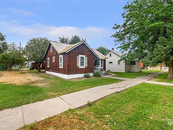 2nd image of 318 Nevada St