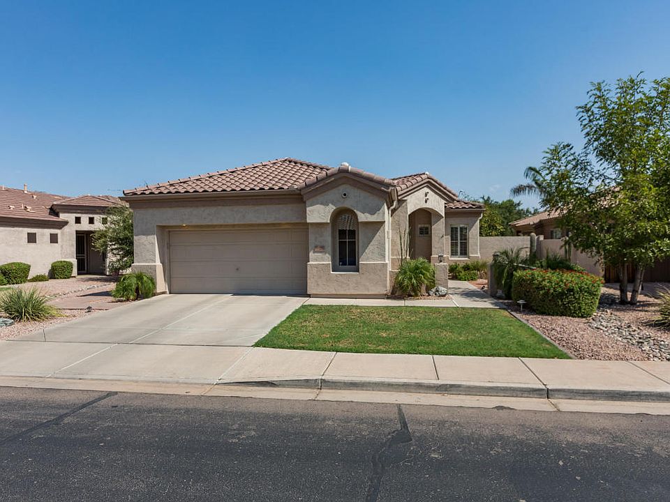 1st image of 920 W Oriole Way
