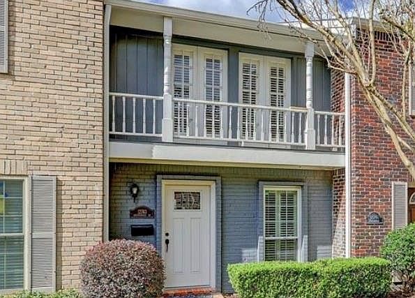 1st image of 12743 Huntingwick Dr #149