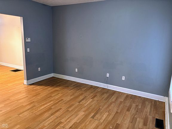 4th image of 2307 N Kenwood Ave