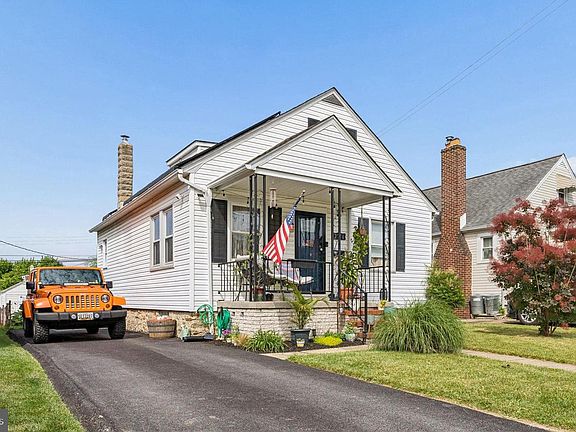 2nd image of 2716 Maple Ave