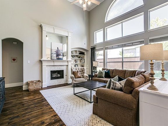 4th image of 317 Shady Oaks Dr