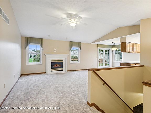 5th image of 1275 Emerald Dr #31