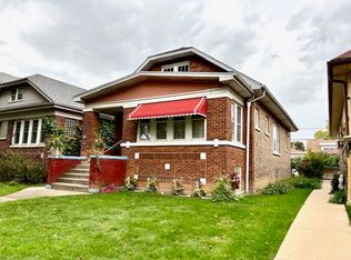 3630 N Bernard St, Chicago, IL 60618