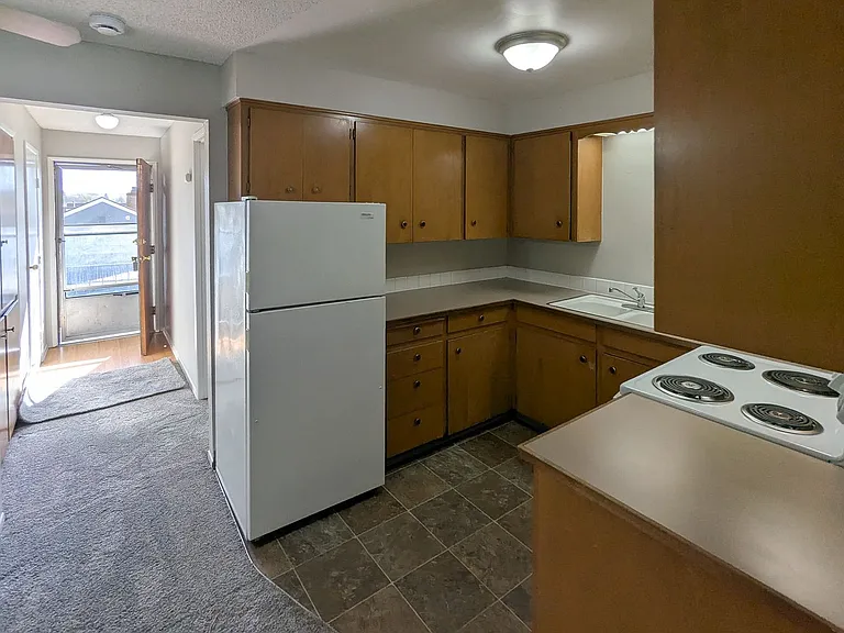 1145 Rural Ave SE — Photo 5